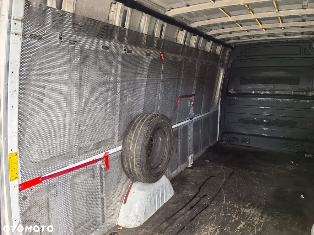 Volkswagen Crafter blaszak z Windą 500kg 2,0TDi - 4