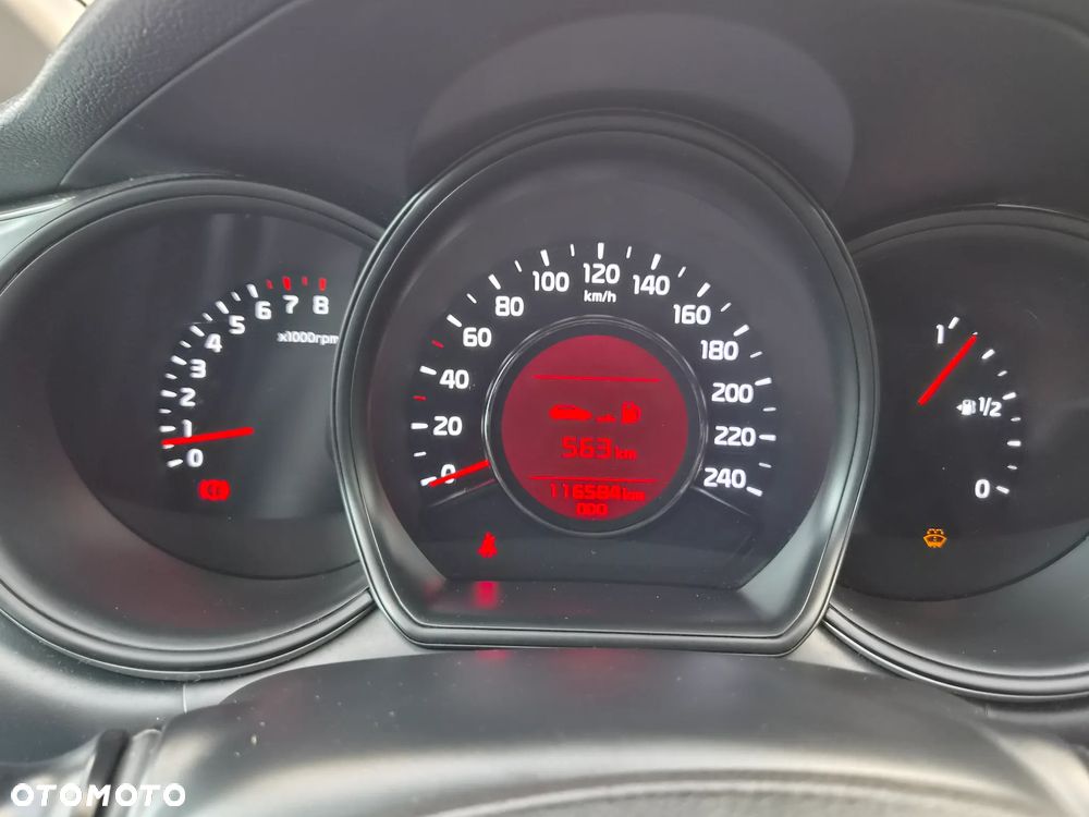 Kia Ceed 1.6 GDI Dream Team Edition - 16