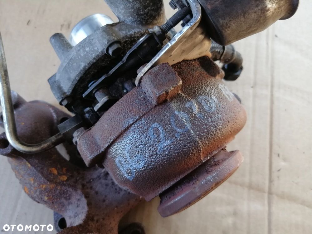 Volkswagen Passat B6 2.0 TDi 140KM BKP turbosprężarka GT1749VA 03G253014H 724830-6 - 5
