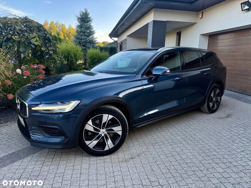 Volvo V60 Cross Country B4 D AWD Ultimate - 3