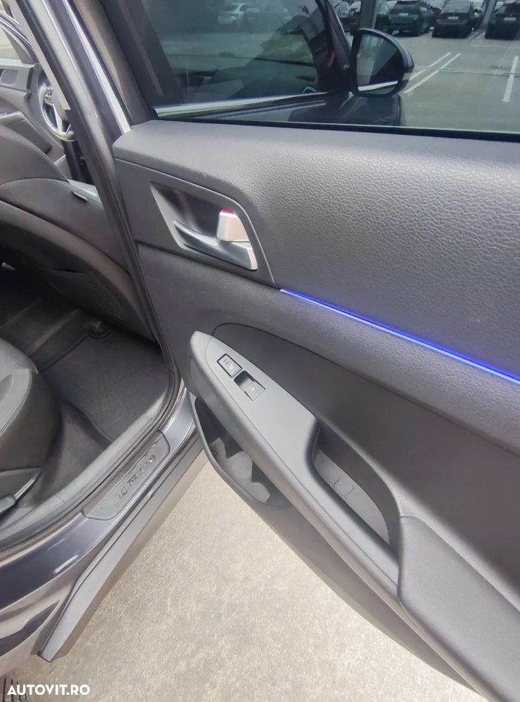 Hyundai Tucson 2.0 CRDI 4WD 6AT Premium+ - 17