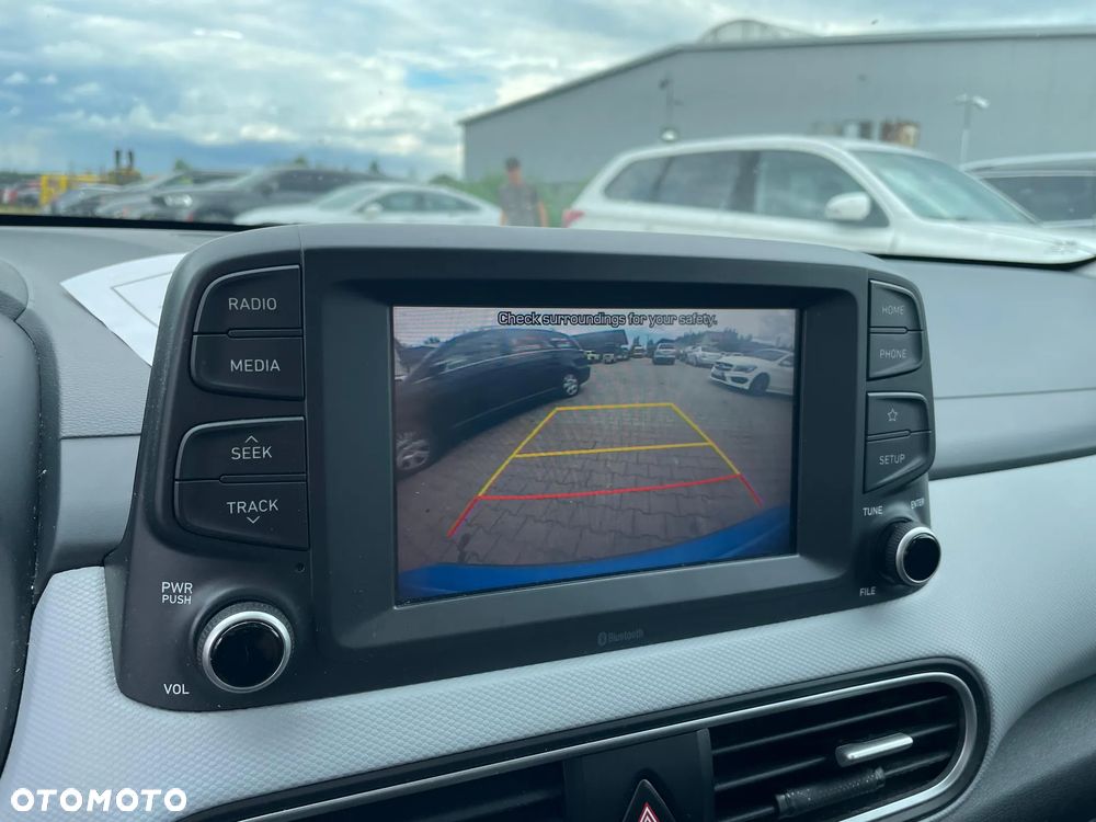 Hyundai Kona - 12