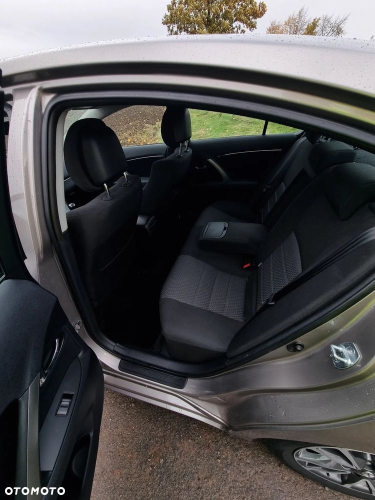 Toyota Avensis - 6