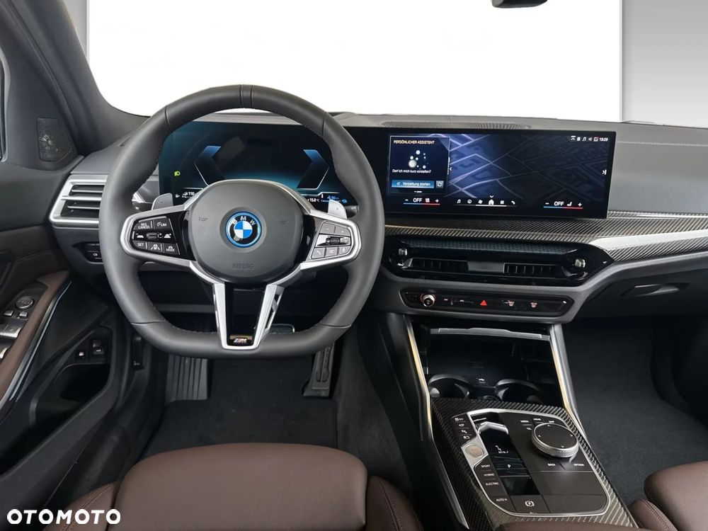 BMW Seria 3 330d xDrive mHEV M Sport - 10