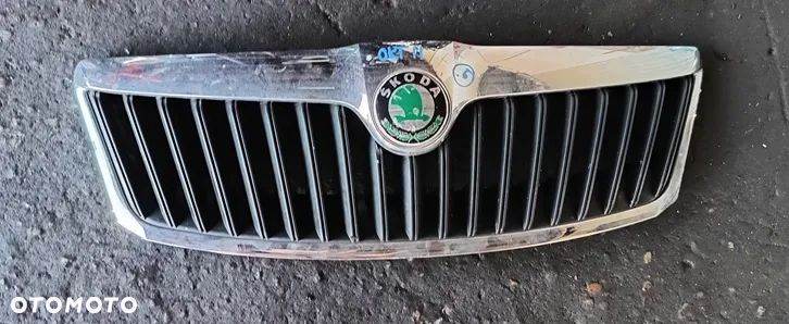 SKODA OCTAVIA II 10r GRILL ATRAPA CHŁODNICY CHROM - 1