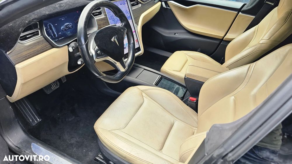 Tesla Model S Performance - 11