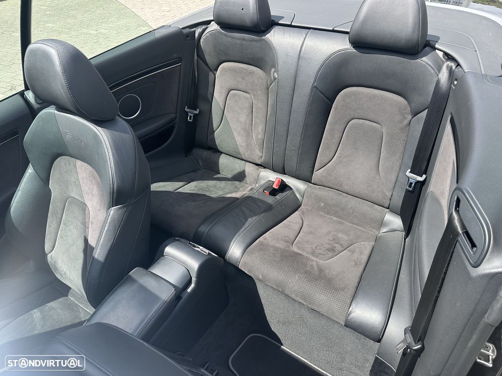 Audi A5 Cabrio 2.0 TDi Multitronic S-line - 25