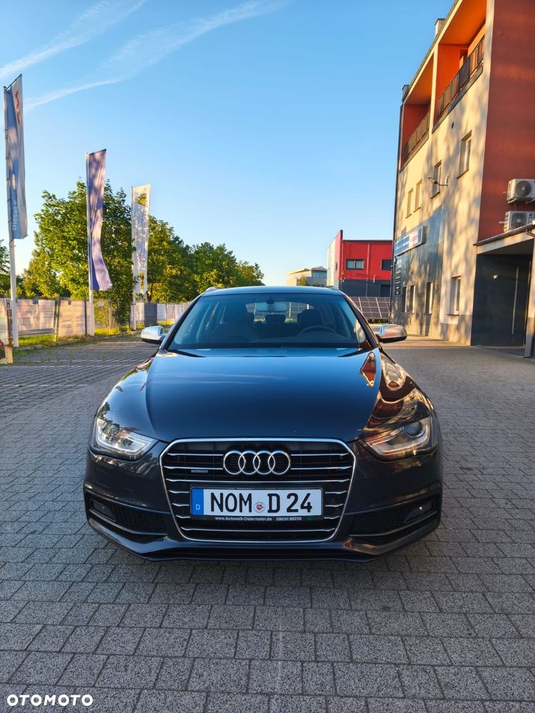 Audi A4 Avant 2.0 TDI DPF clean diesel quattro S tronic S line Sportpaket - 8