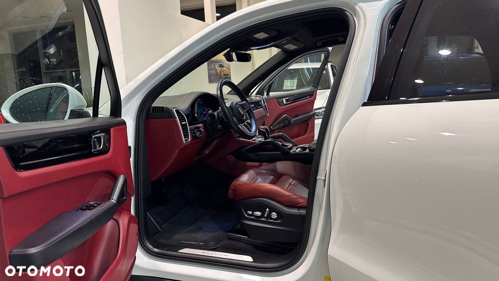 Porsche Cayenne - 22