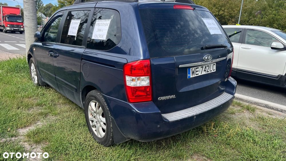 Kia Carnival - 2
