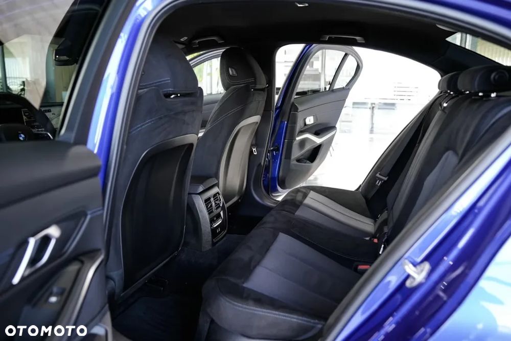 BMW Seria 3 318i M Sport - 17