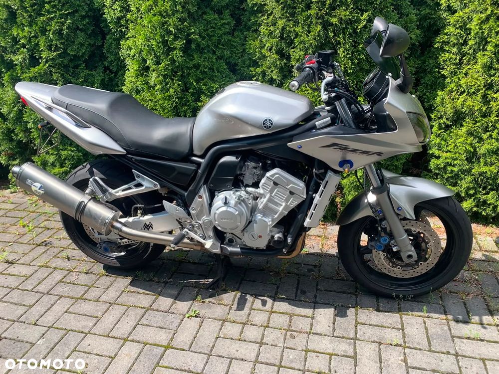 Yamaha FZS - 2