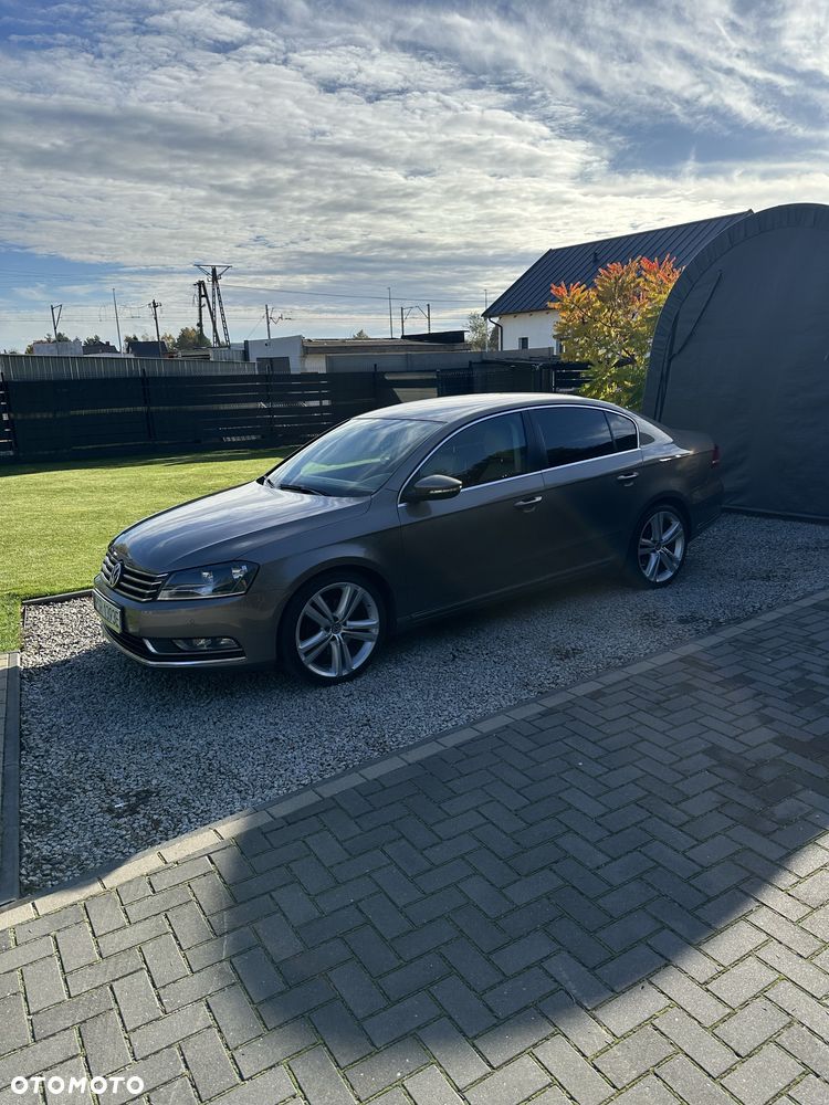 Volkswagen Passat - 4