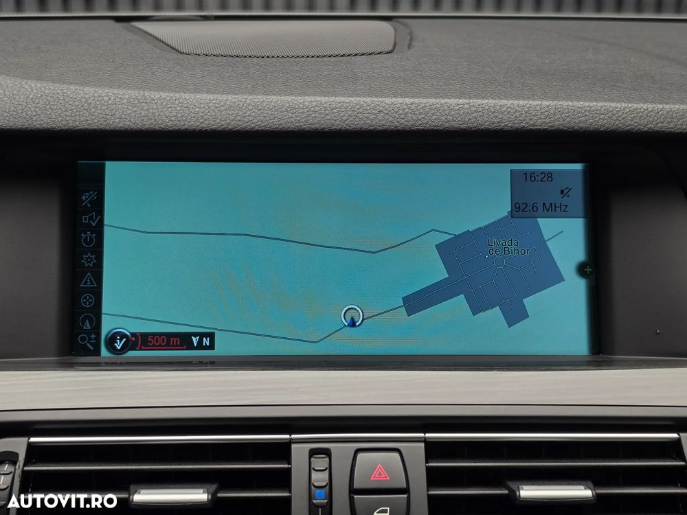 BMW Seria 5 520d Sport-Aut. - 34