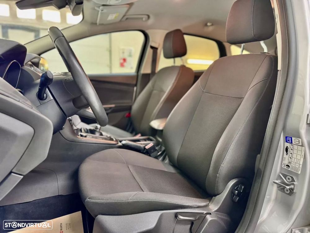 Ford Focus 1.0 EcoBoost S&S ACTIVE X - 22
