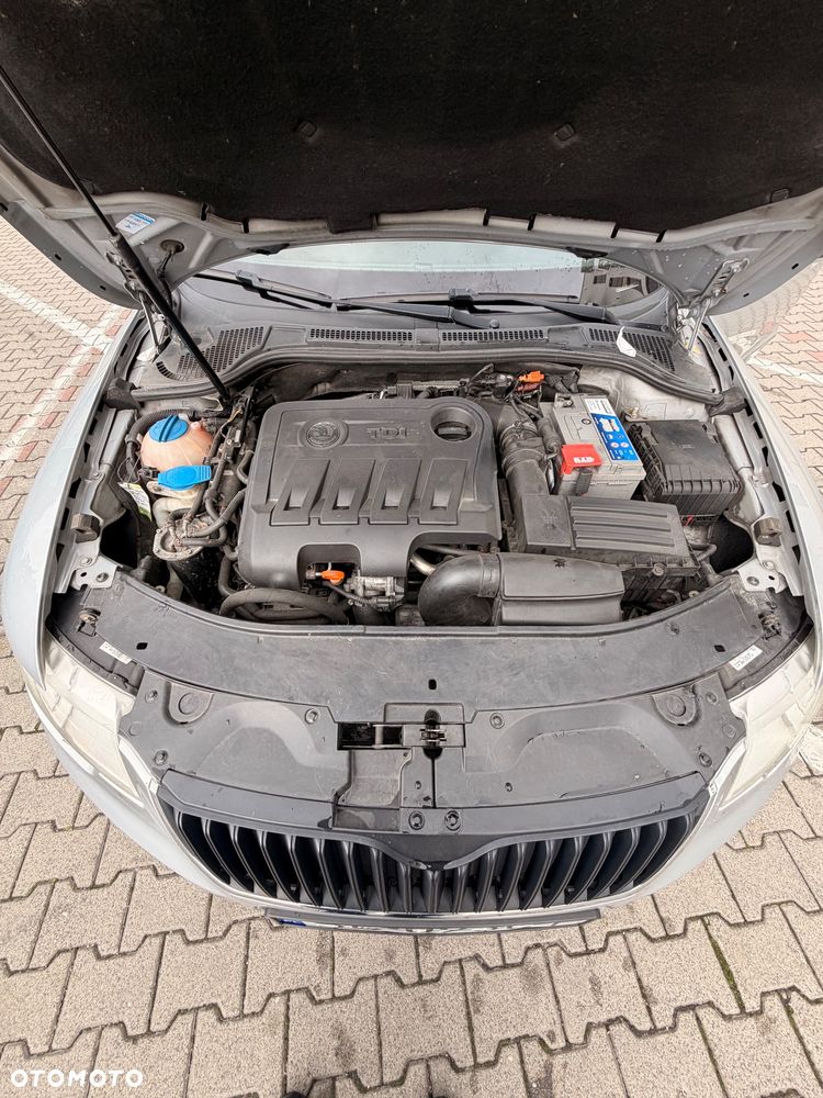 Skoda Superb 2.0 TDI Active DSG - 17
