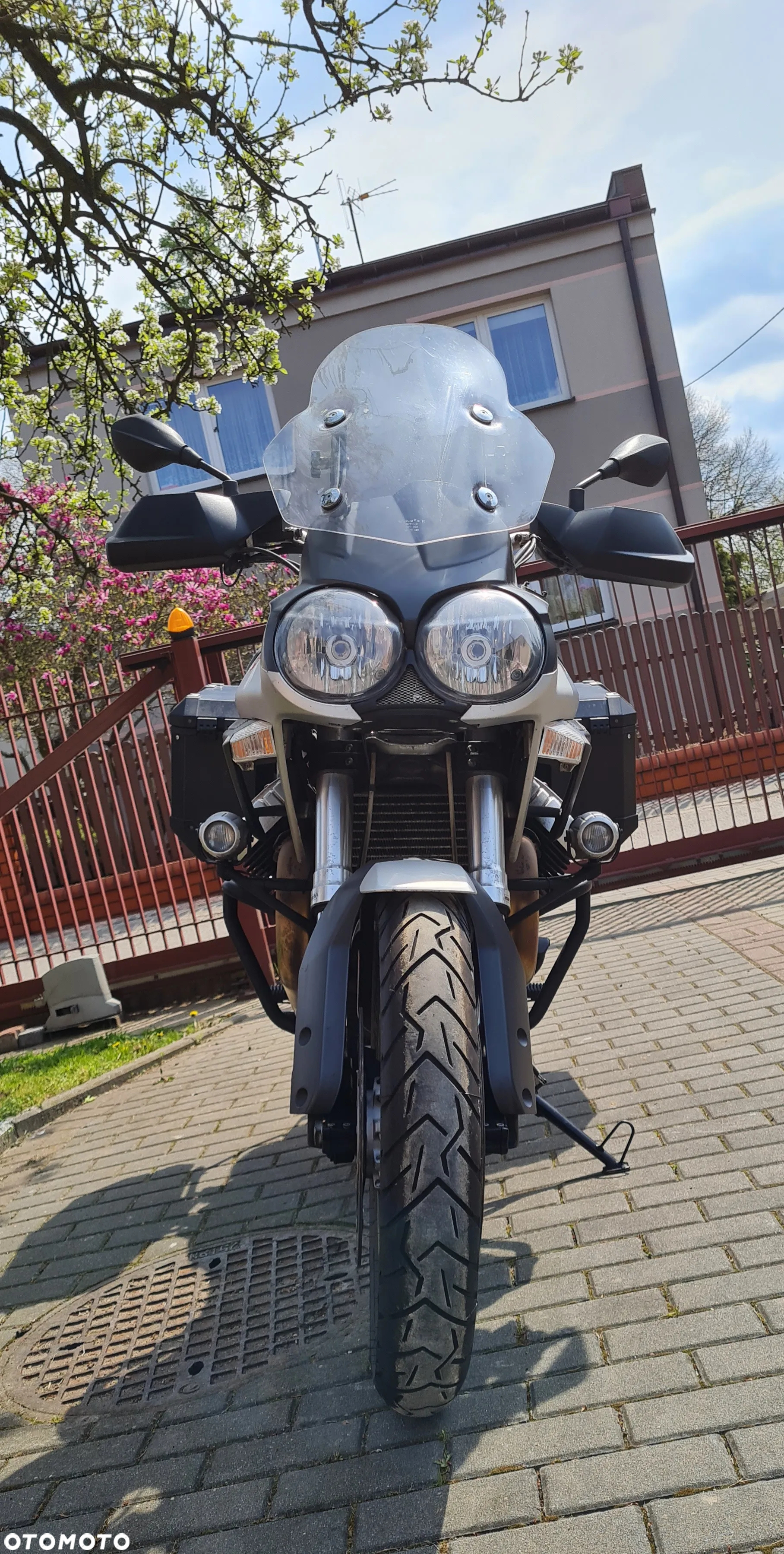 Moto Guzzi Stelvio - 12