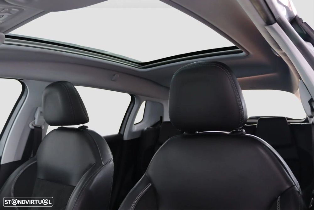 Peugeot 2008 1.2 PureTech Allure EAT6 - 13