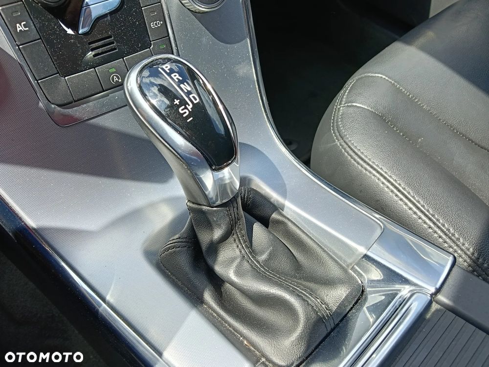 Volvo XC 60 D3 Geartronic Summum - 31