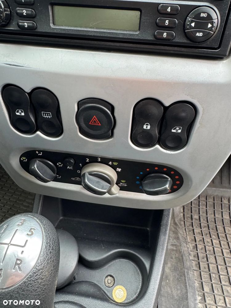 Dacia Sandero 1.6 Laureate - 13