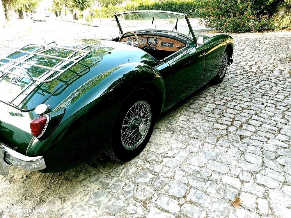 MG MGA - 2