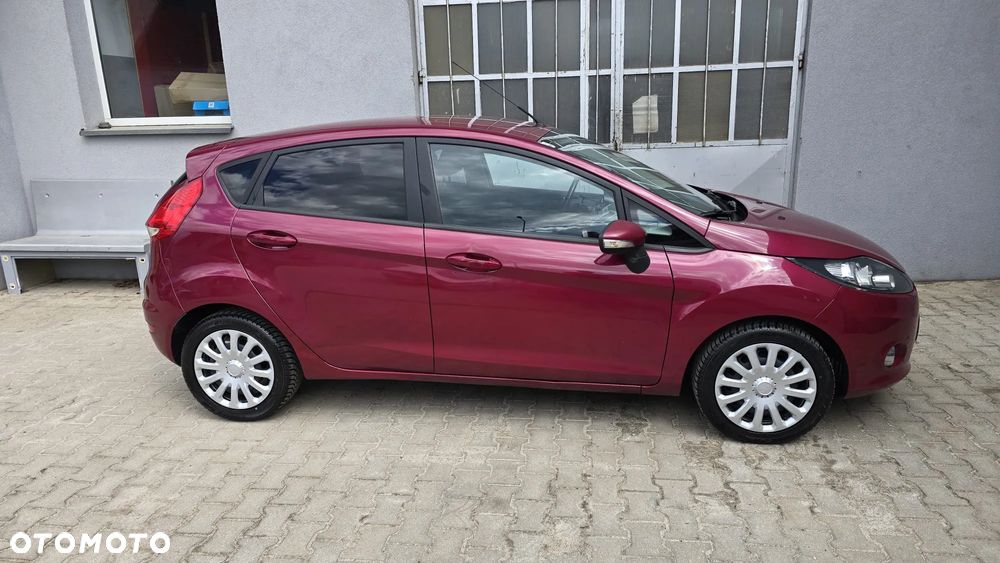 Ford Fiesta 1.25 Celebration - 23