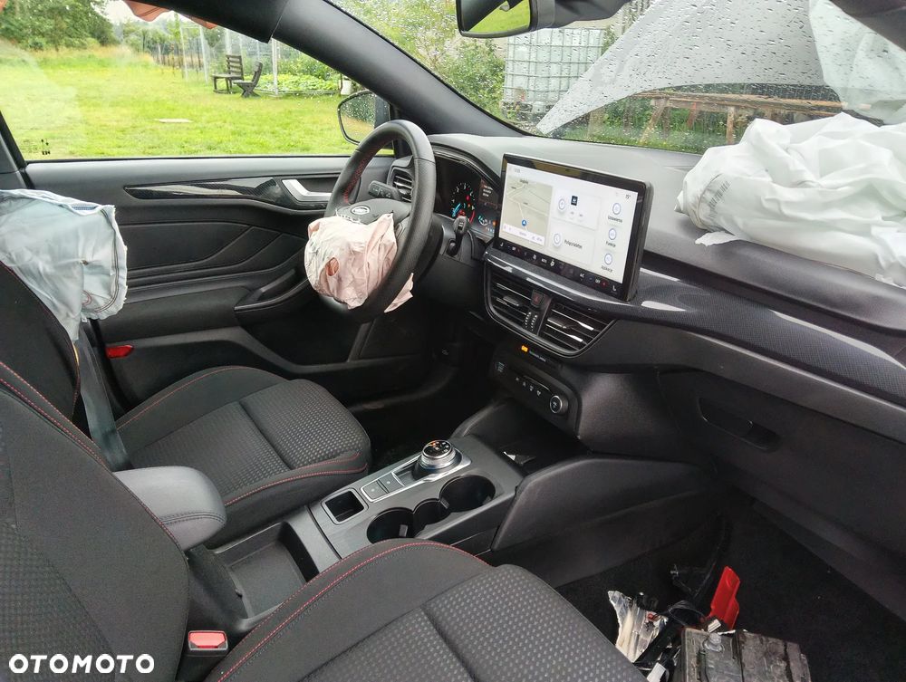 Ford Focus 1.5 EcoBlue Start-Stopp-System ST-LINE STYLE - 11