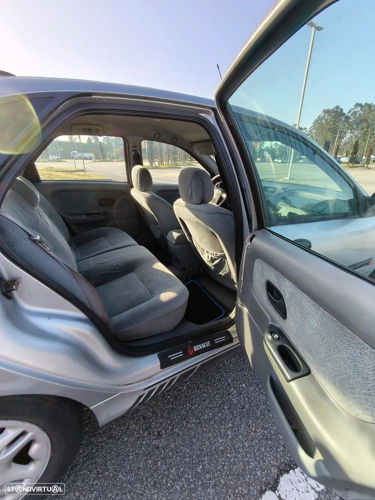 Renault Laguna - 7