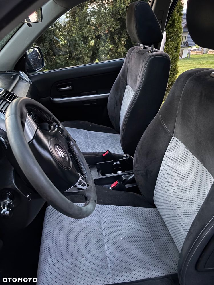 Suzuki Grand Vitara 2.0 - 3