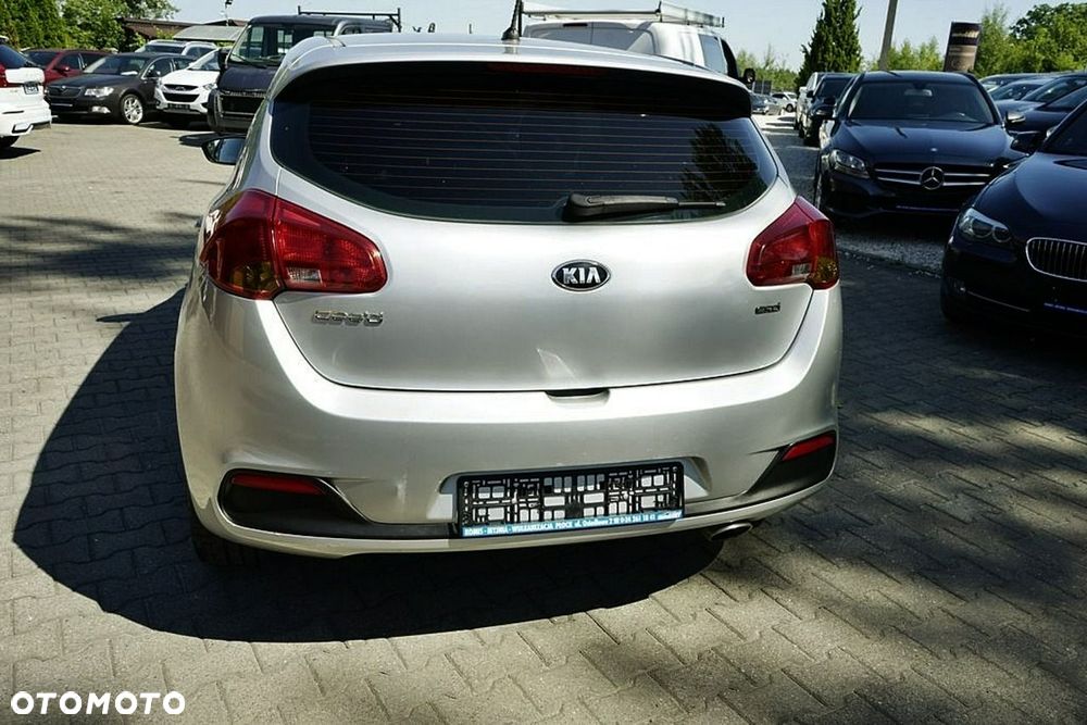 Kia Ceed - 8