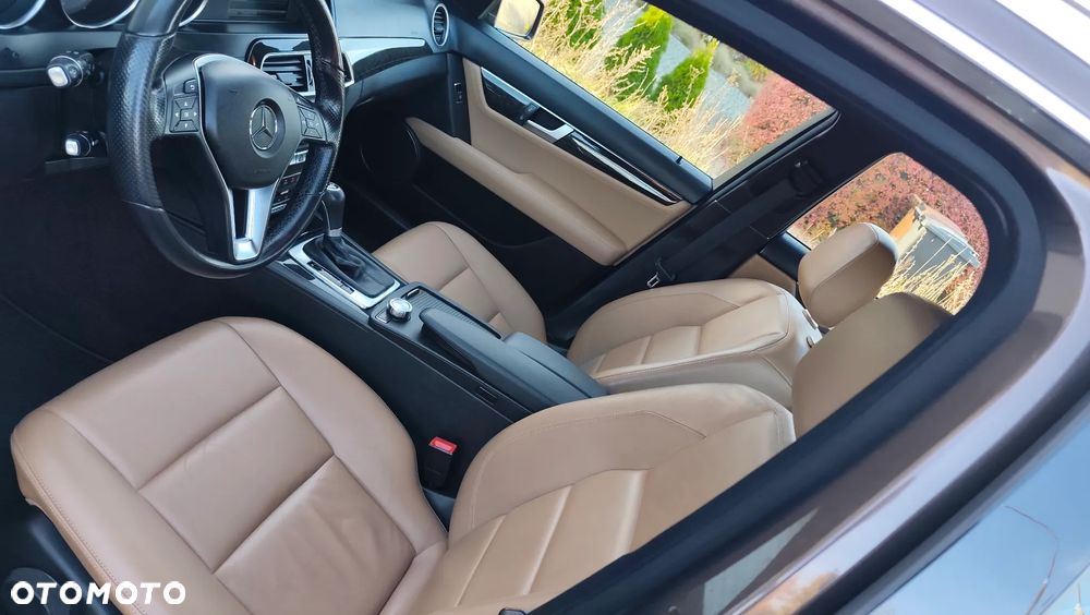 Mercedes-Benz Klasa C 220 (BlueTEC) d BlueEFFICIENCY Edition 7G-TRONIC Avantgarde - 7