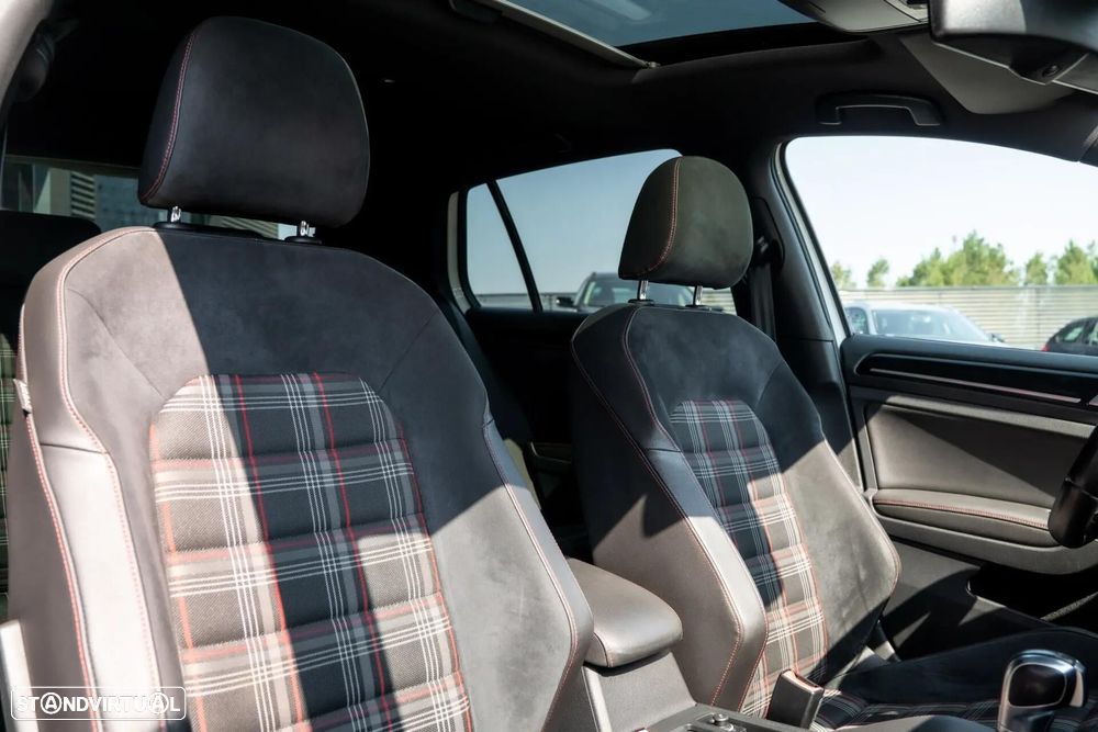 VW Golf 2.0 TSi GTi DSG Performance - 23