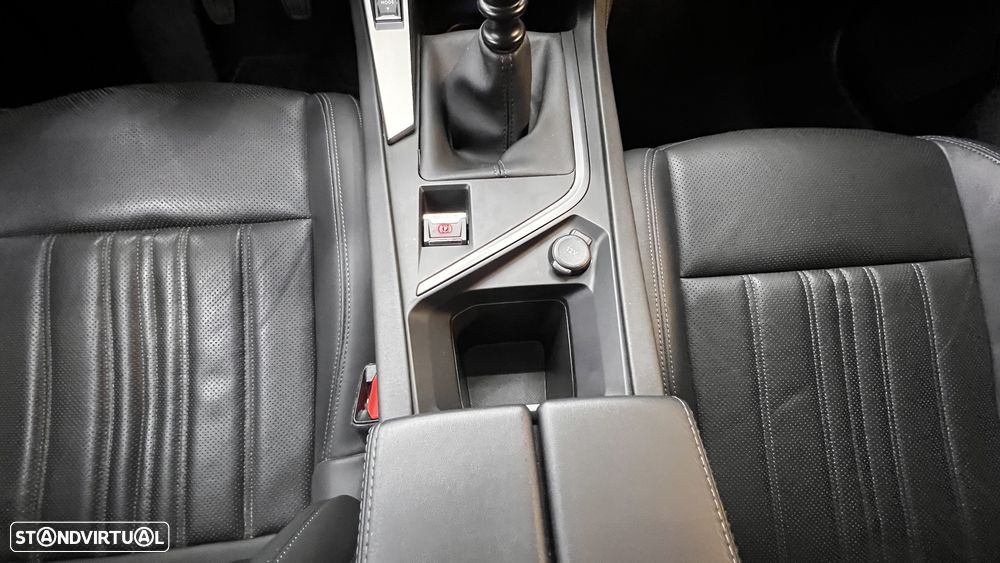 Peugeot 308 1.2 PureTech GT Line - 41