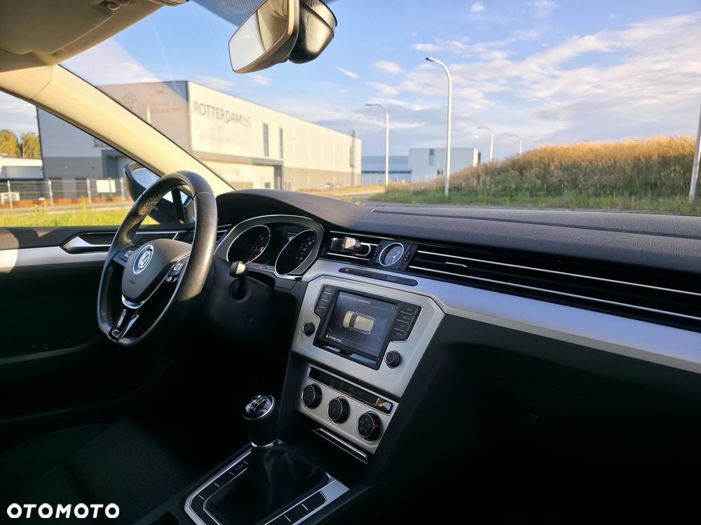 Volkswagen Passat - 21