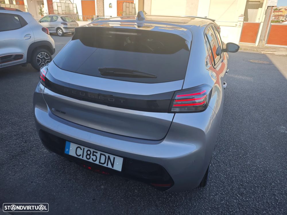 Peugeot e-208 Allure - 10