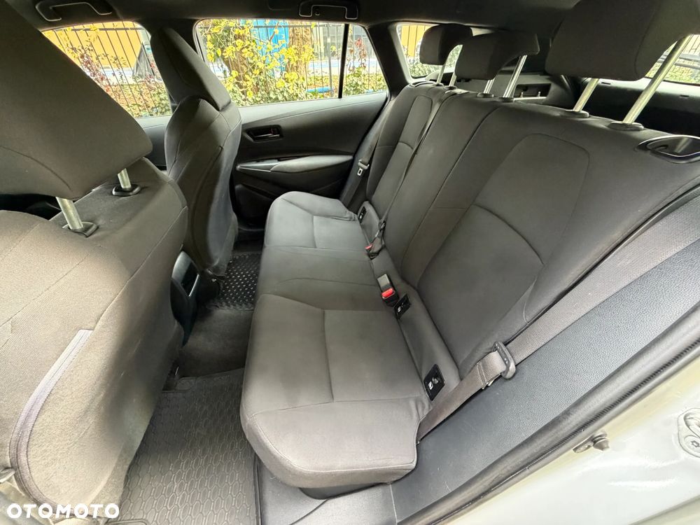 Toyota Corolla 1.8 Hybrid Active - 18