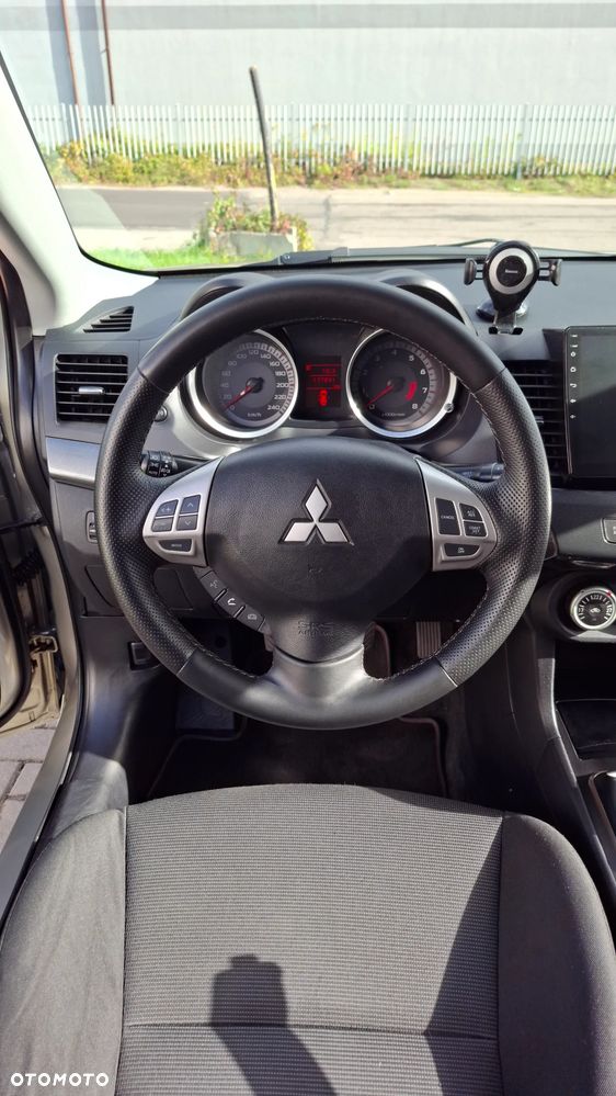 Mitsubishi Lancer 1.8 Invite - 29