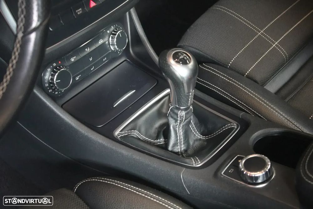 Mercedes-Benz CLA 180 d Urban - 11