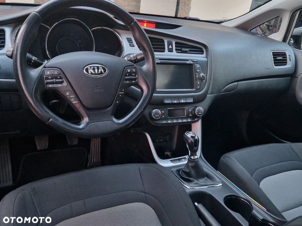 Kia Ceed 1.6 GDI Business Line - 35