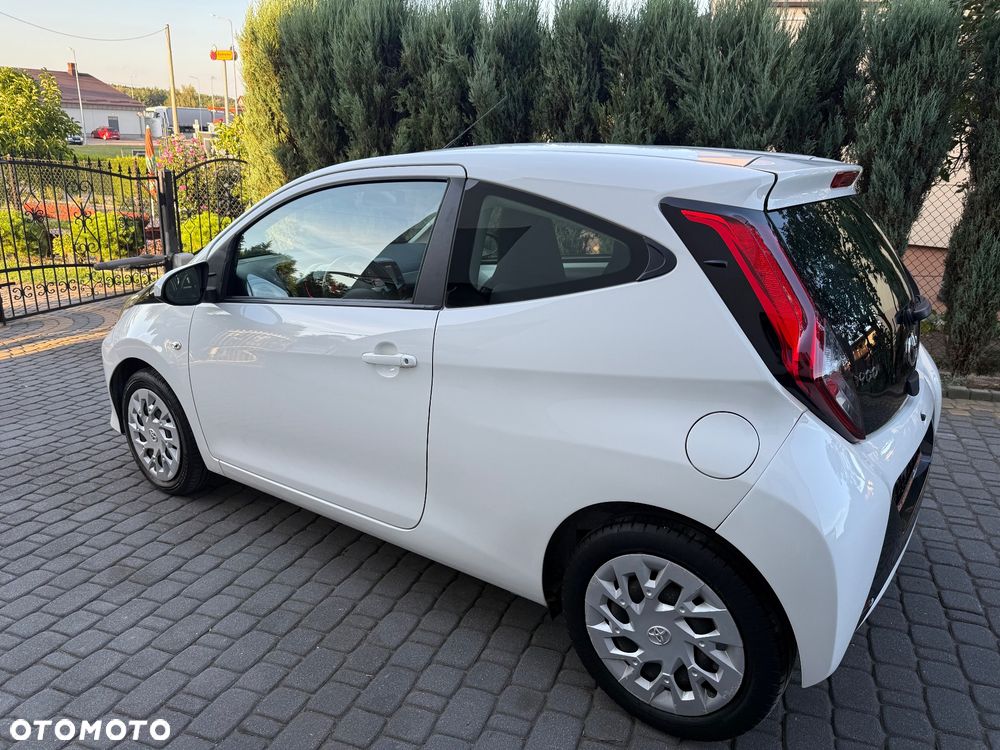 Toyota Aygo x-play - 30