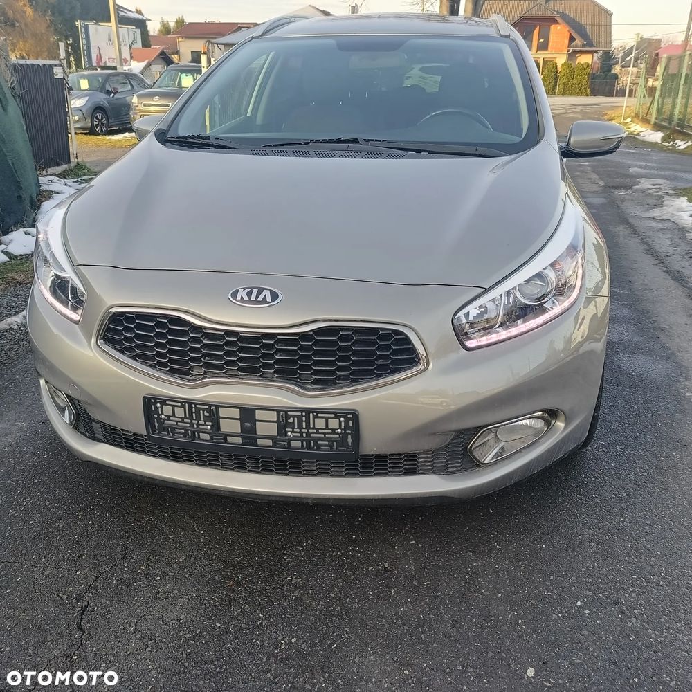 Kia Ceed 1.6 GDI Dream-Team Edition - 11