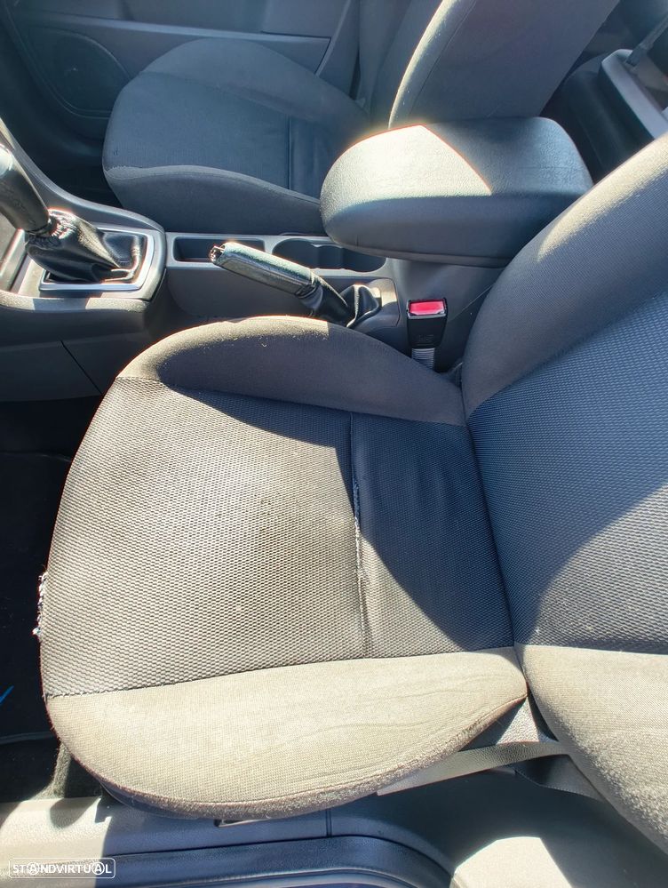 Ford Focus SW 1.4 Trend - 13