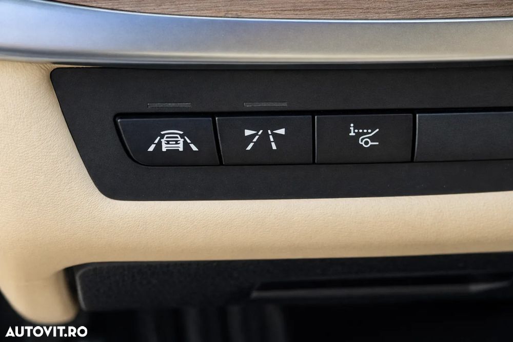 BMW Seria 5 525d xDrive Aut. Luxury Line - 31