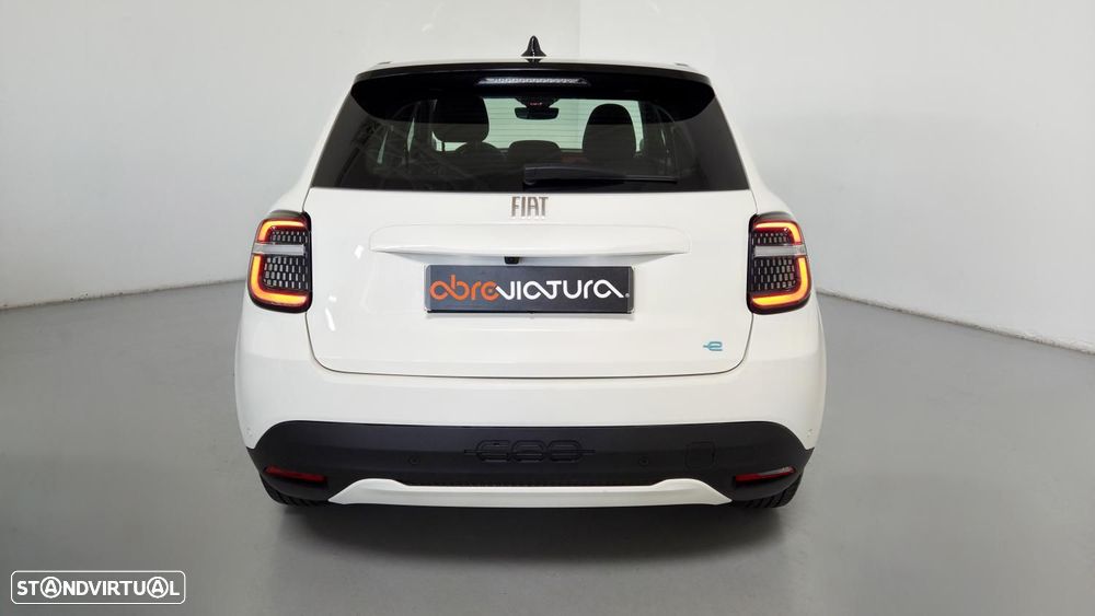 Fiat 600e 54 kWh (RED) - 6