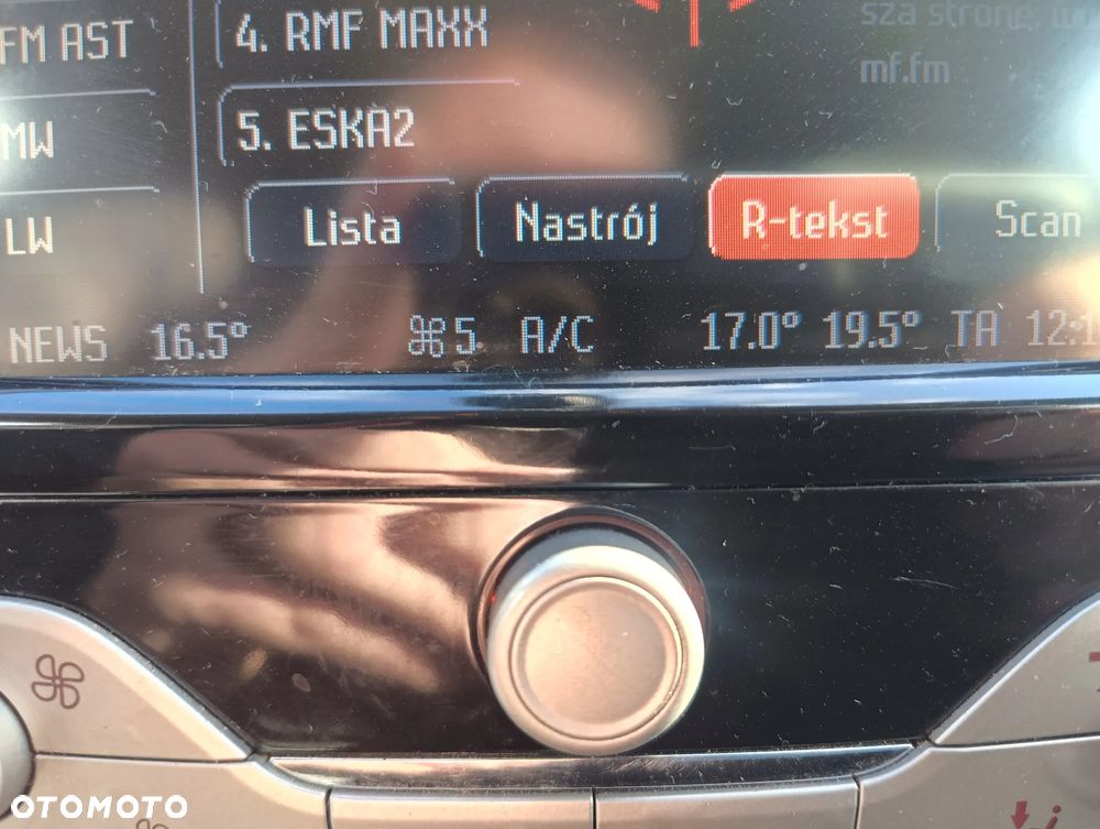 Ford Galaxy 2.2 TDCi DPF Titanium - 16