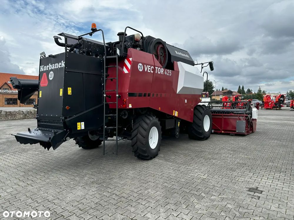 Rostselmash Vector 425 - 5