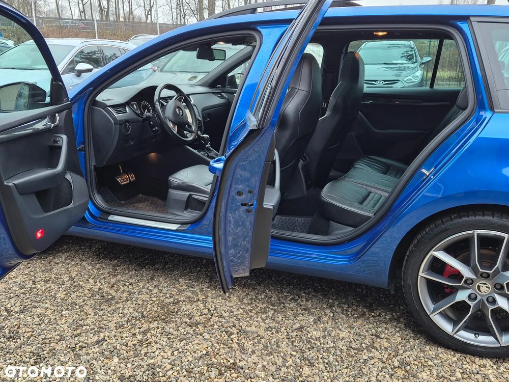 Skoda Octavia 2.0 TDI DSG RS - 9