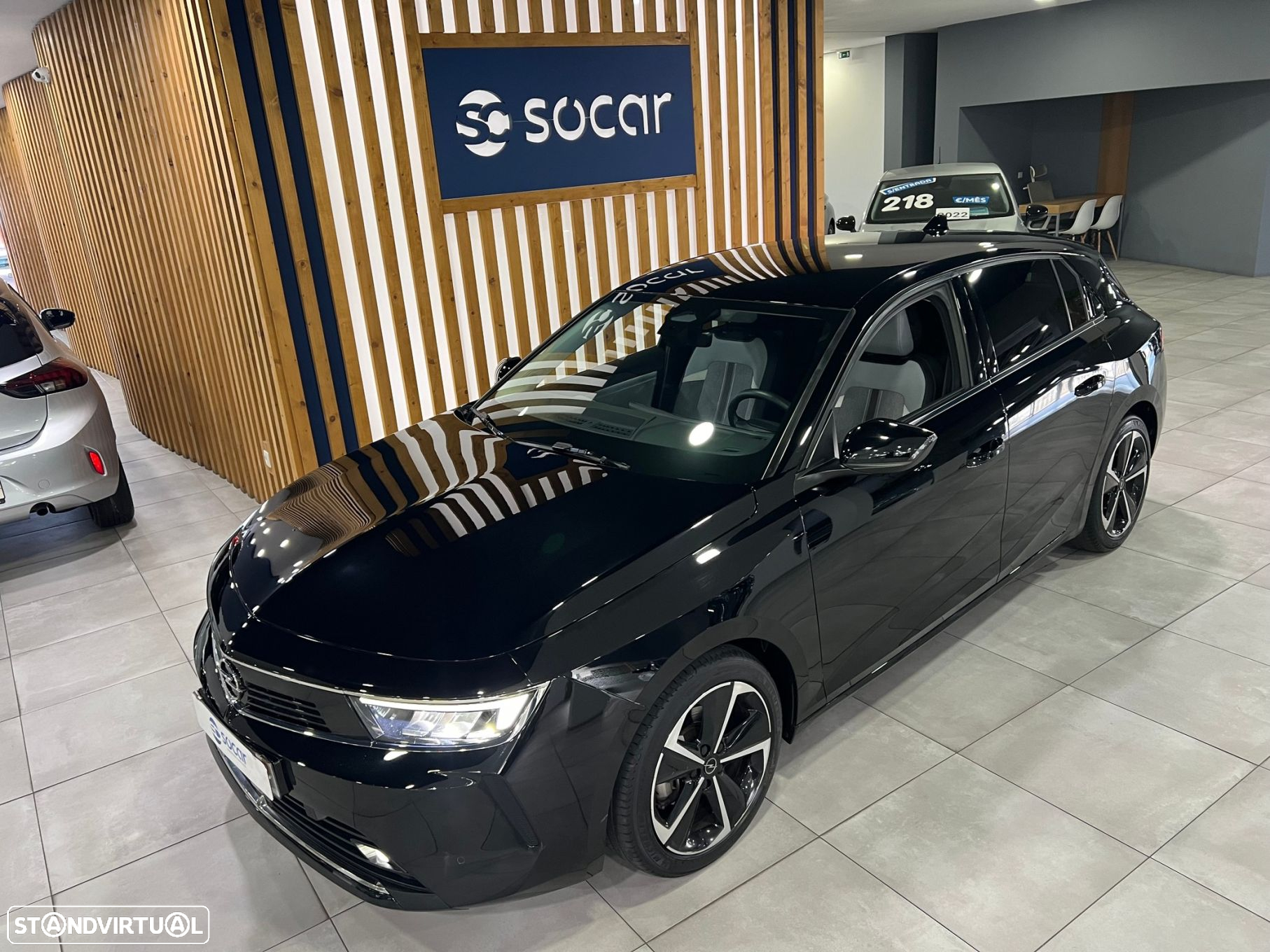 Opel Astra 1.2 T Elegance - 4