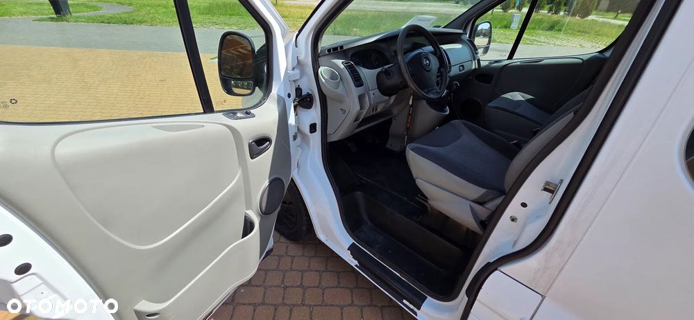Opel Vivaro L2H1 2.9t - 12