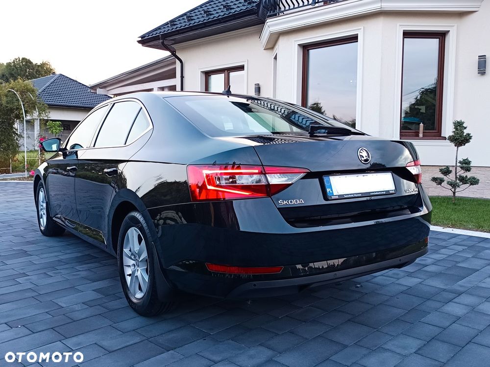 Skoda Superb ver-2-0-tdi-ambition - 3